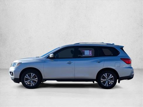 Used 2019 Nissan Pathfinder S image 9