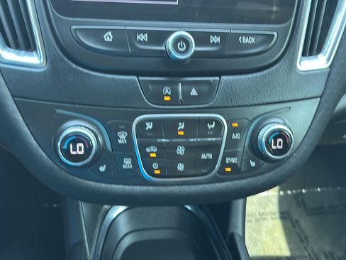 Used 2021 Chevrolet Malibu LT FWD image 26