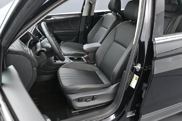 Used 2023 Volkswagen Tiguan SE FWD image 10