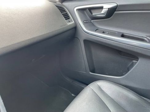 Used 2016 Volvo XC60 T5 Platinum w/ Protection Package AWD/4WD image 11
