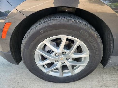 Used 2023 Chevrolet Equinox LT w/ Driver Convenience Package FWD image 8