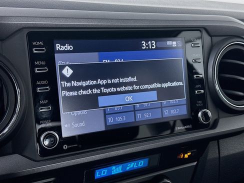 Used 2022 Toyota Tacoma TRD Sport w/ Technology Package image 21