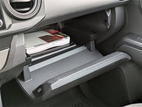 Used 2022 Toyota Tacoma SR image 31