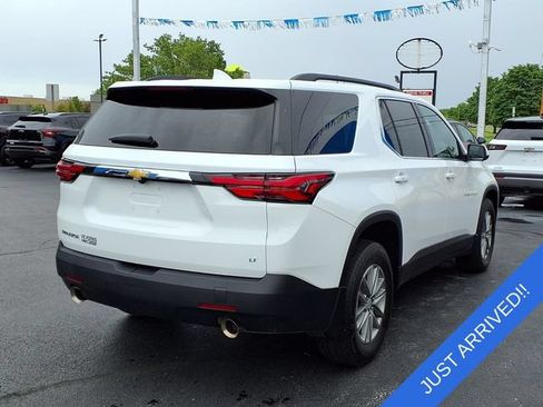 Used 2023 Chevrolet Traverse LT FWD image 4