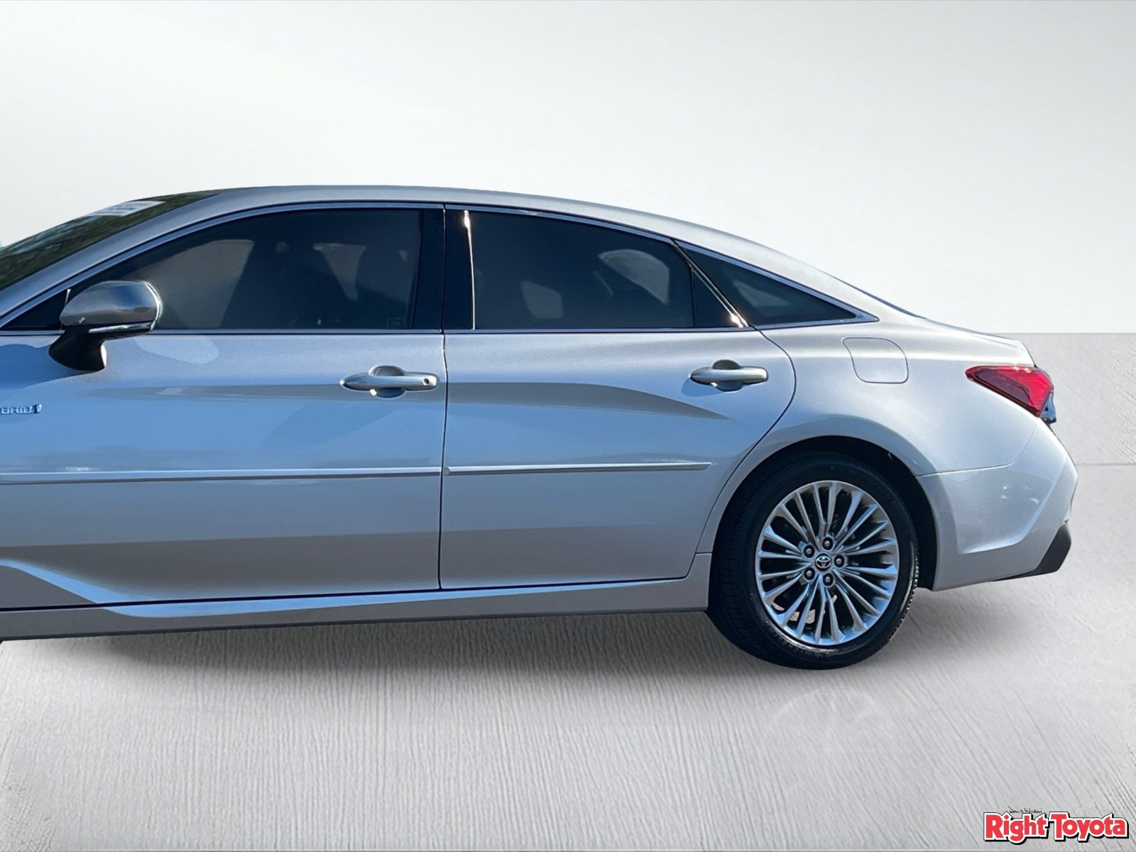 Certified 2020 Toyota Avalon Limited w/ Advanced Safety Package FWD image 9