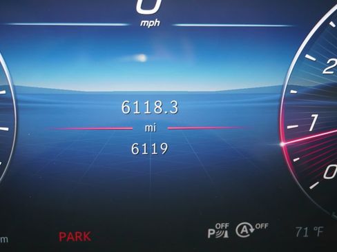 Used 2026 Mercedes-Benz GLC 300 image 9