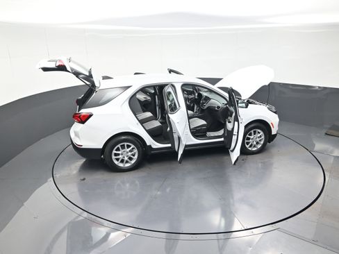 Used 2024 Chevrolet Equinox LS w/ Driver Confidence II Package AWD/4WD image 14