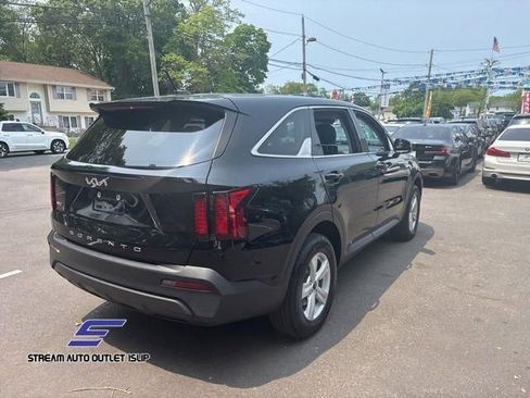 Used 2022 Kia Sorento LX image 8