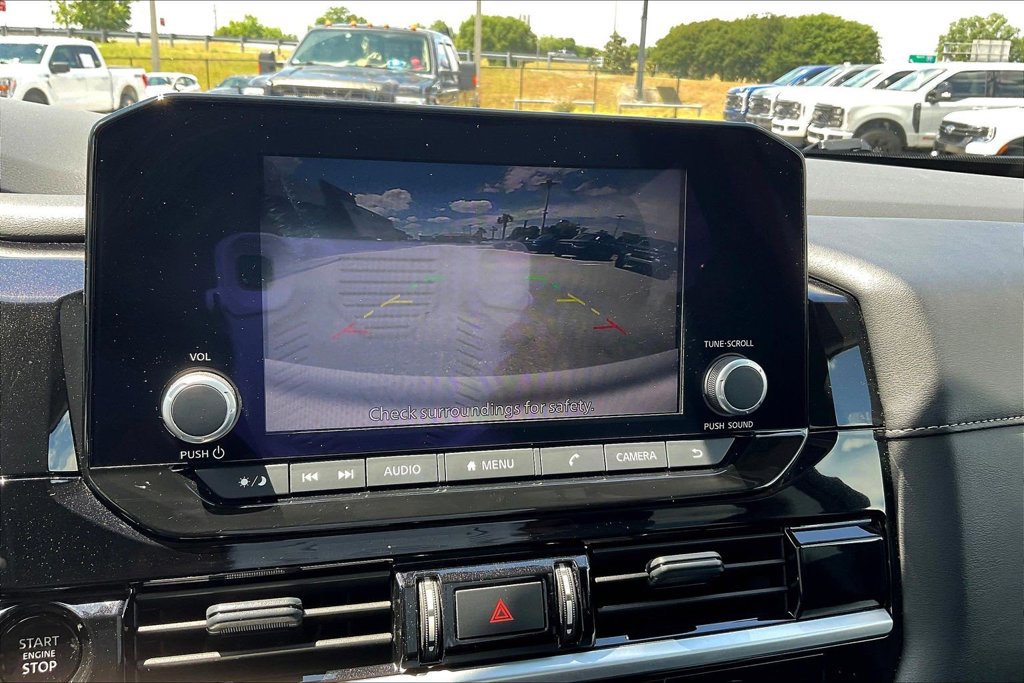Used 2025 Nissan Pathfinder SV FWD image 14