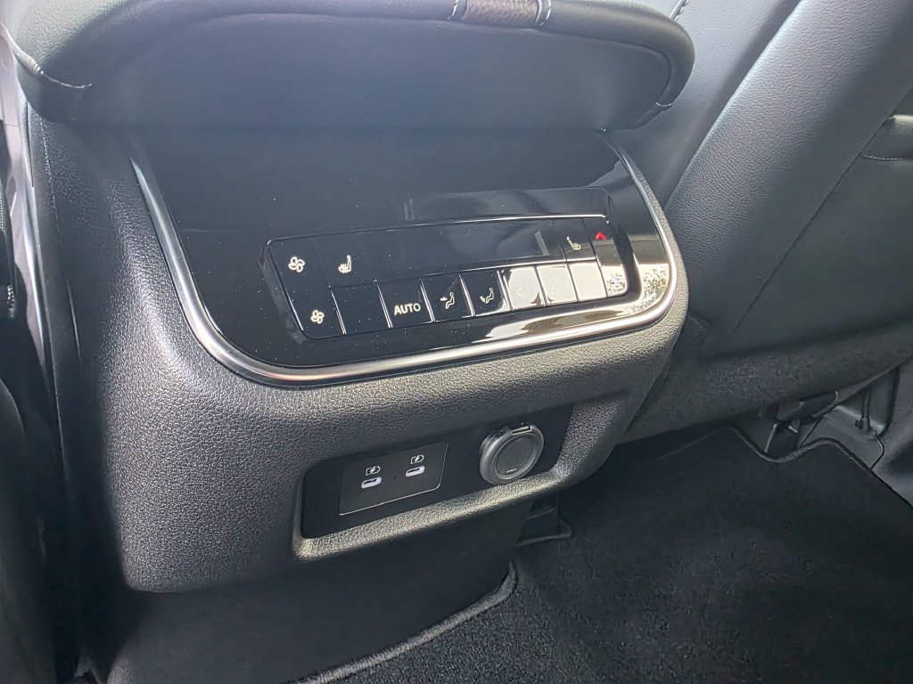 Certified 2026 Nissan Armada Platinum AWD/4WD image 37