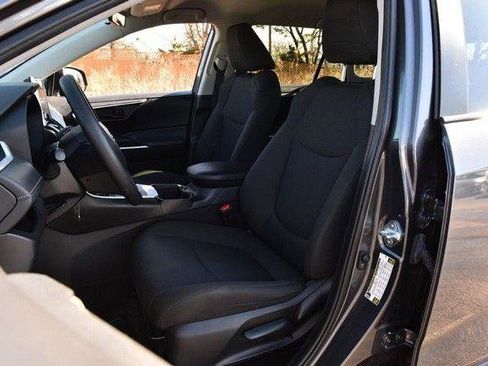 Used 2024 Toyota RAV4 LE image 17