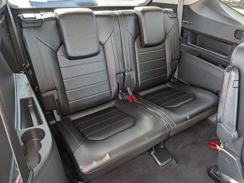 Used 2018 Volkswagen Atlas SEL Premium image 19