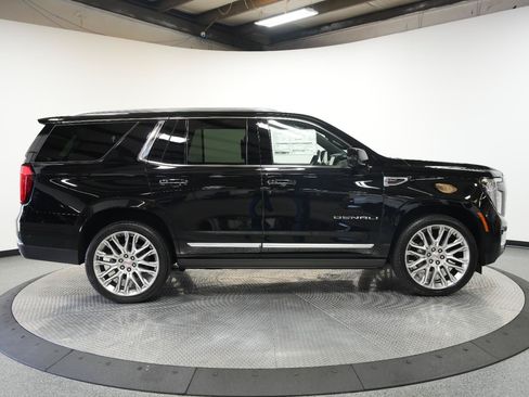 New 2026 GMC Yukon Denali w/ Denali Reserve Package AWD/4WD image 11