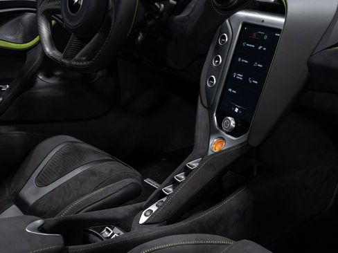 Used 2025 McLaren 750S Spider image 67