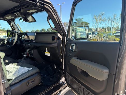 New 2026 Jeep Gladiator Mojave w/ Steel Bumper Group image 19