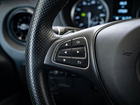 Used 2023 Mercedes-Benz Metris Passenger image 23