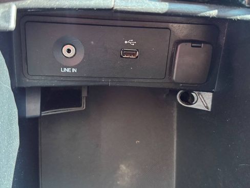 Used 2013 Ford Fusion SE FWD image 18