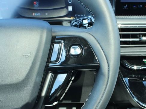 Used 2024 Lincoln Corsair AWD w/ Equipment Group 101A image 26