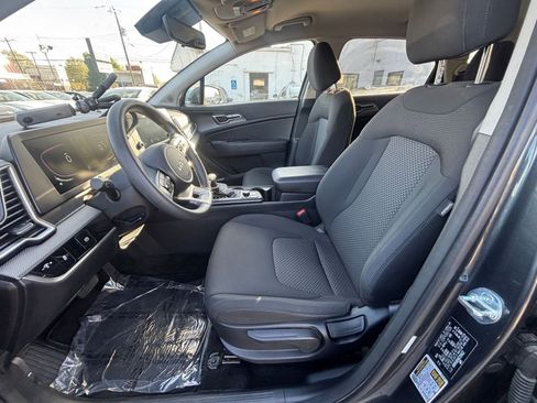 Used 2024 Kia Sportage LX FWD image 27