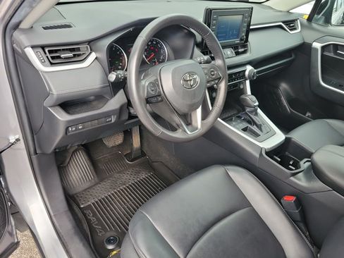 Used 2022 Toyota RAV4 XLE Premium FWD image 4