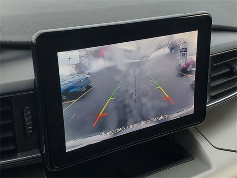 Certified 2022 Ford Explorer XLT w/ Equipment Group 202A image 21