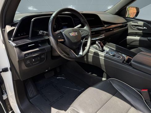 Used 2021 Cadillac Escalade ESV Sport w/ Driver Assist Tech Package RWD image 4