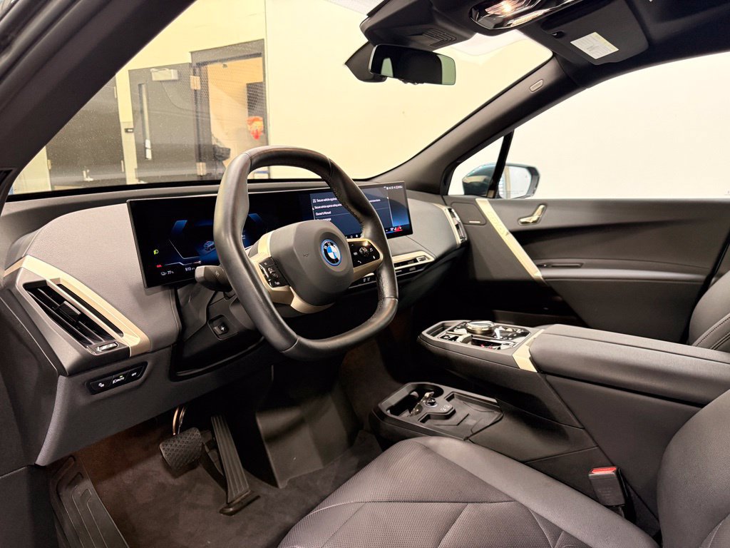 Used 2024 BMW iX xDrive50 w/ Sport Package AWD/4WD image 11
