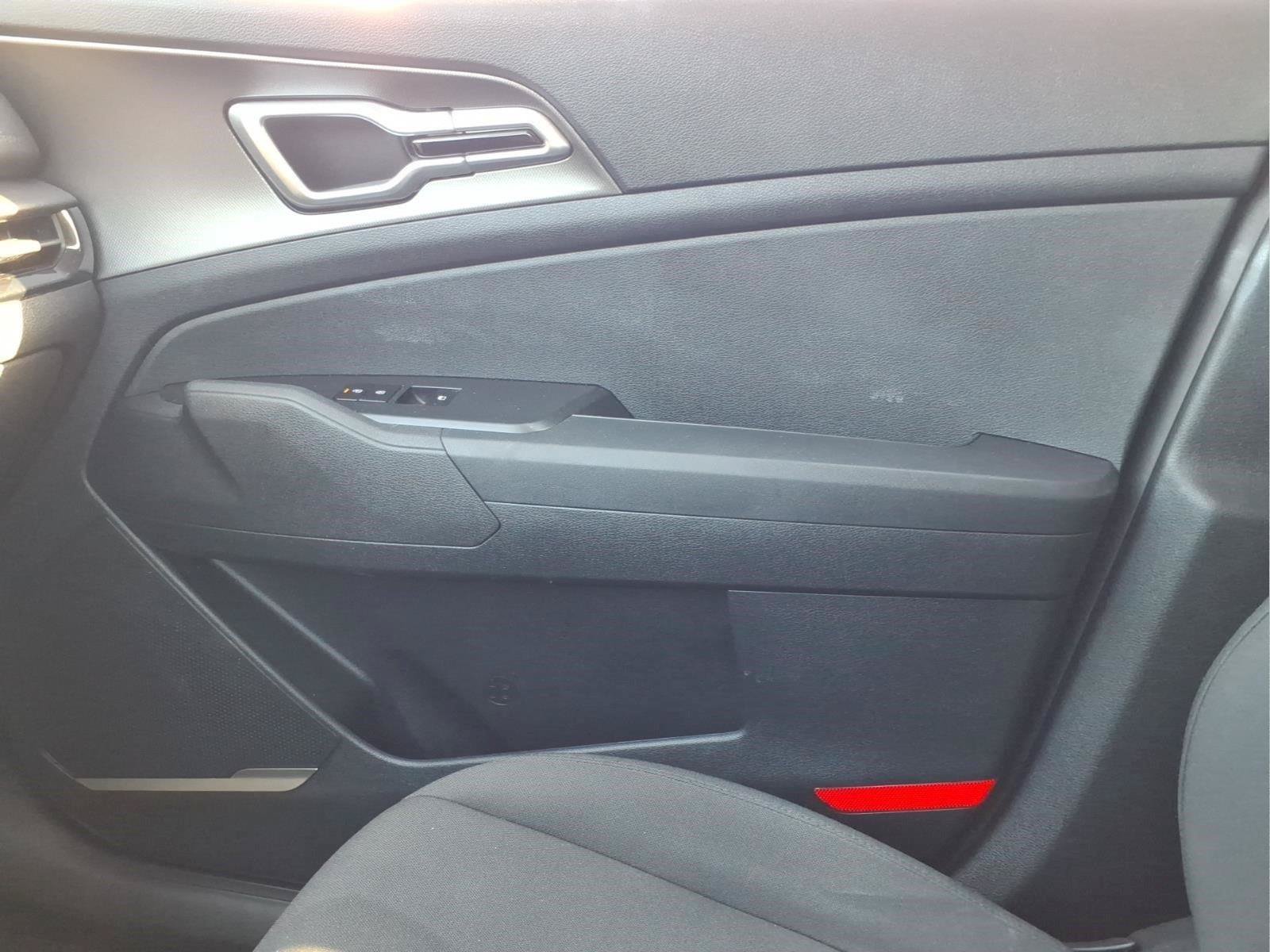 Used 2026 Kia Sportage LX FWD image 26