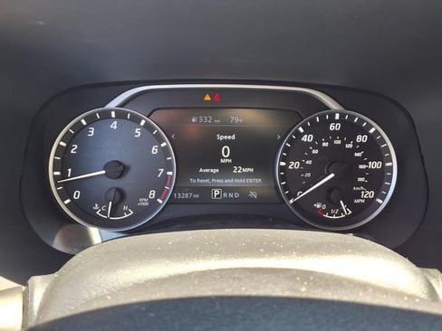 Used 2024 Nissan Frontier SV RWD image 11