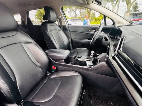 Used 2024 Kia Sportage EX FWD image 16