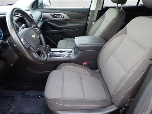 Used 2020 Chevrolet Traverse LT w/ Driver Confidence II Package image 12