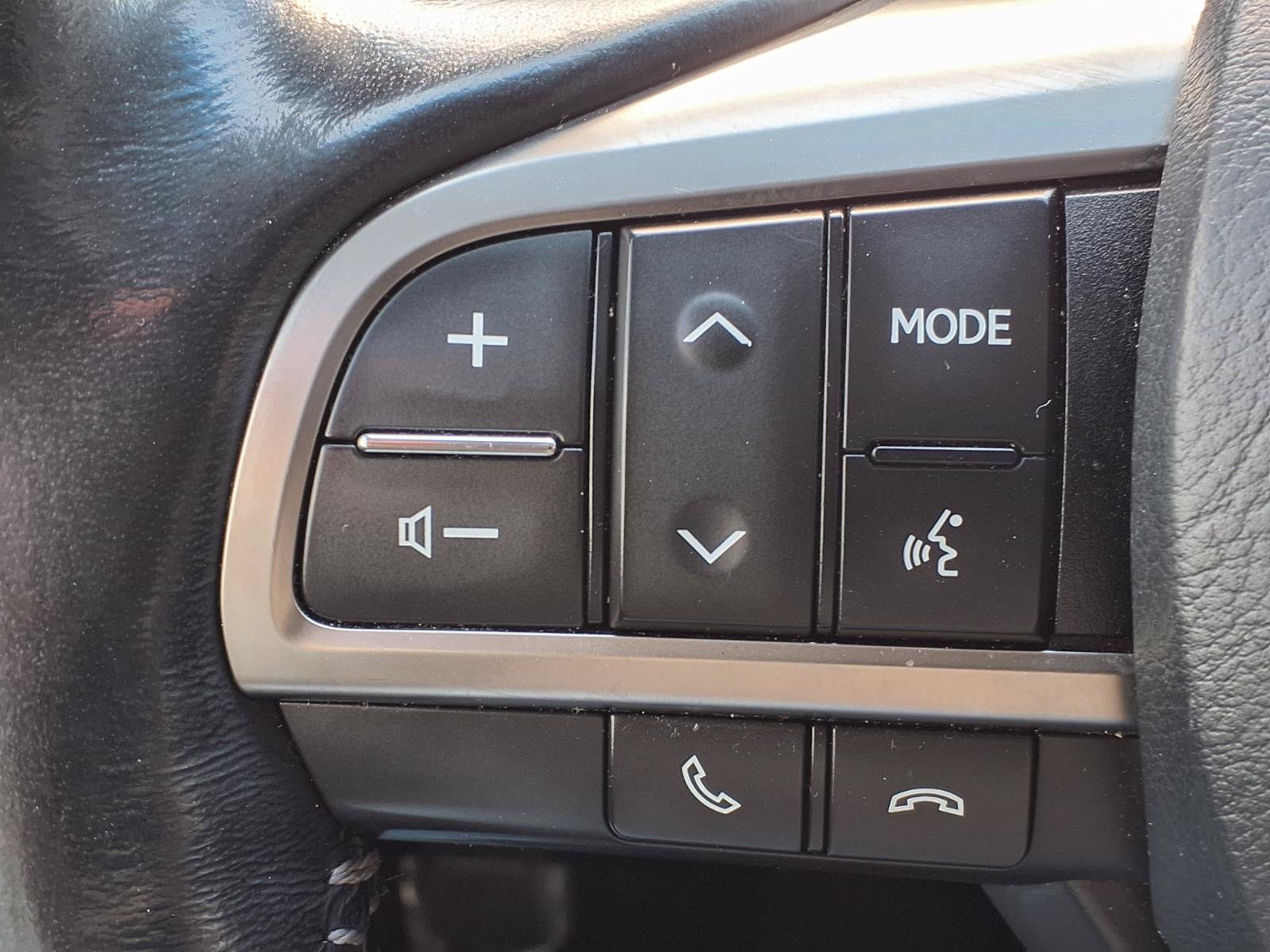 Used 2018 Lexus LX 570 4WD w/ Luxury Package image 12