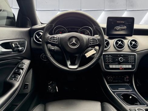 Used 2018 Mercedes-Benz CLA 250 image 11
