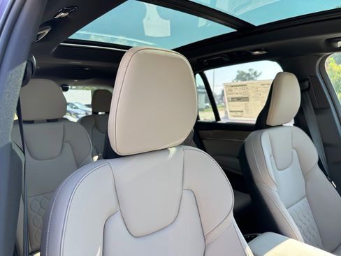 New 2026 Volvo XC90 B6 Plus image 9