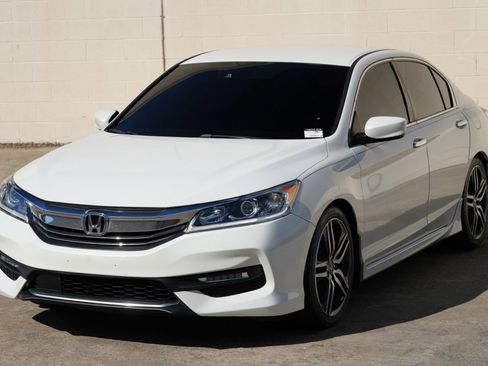 Used 2017 Honda Accord Sport image 40