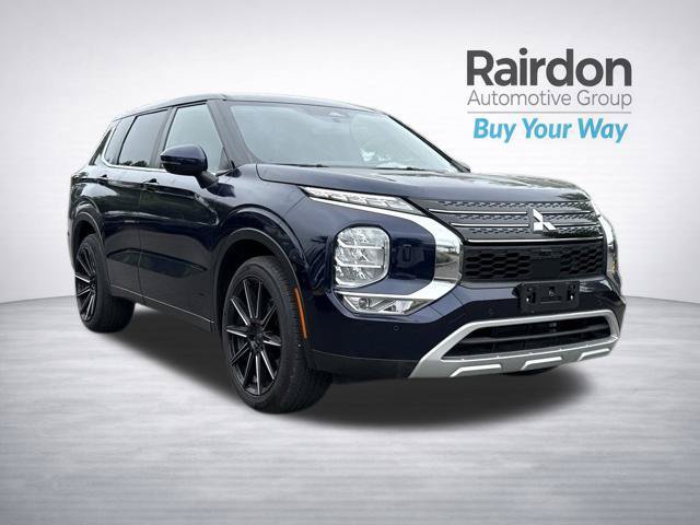 Used 2023 Mitsubishi Outlander SE AWD/4WD image 1