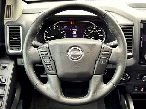 Used 2024 Nissan Frontier SL w/ Technology Package image 23