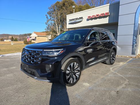 Used 2025 Ford Explorer Platinum w/ LUX Leather Package image 8