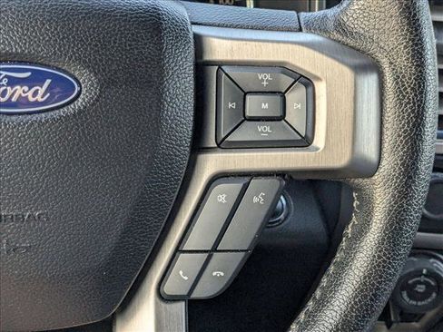 Used 2016 Ford F150 Platinum w/ Equipment Group 701A Luxury AWD/4WD image 5