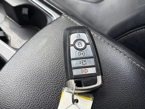 Used 2018 Ford Fusion Titanium AWD/4WD image 21