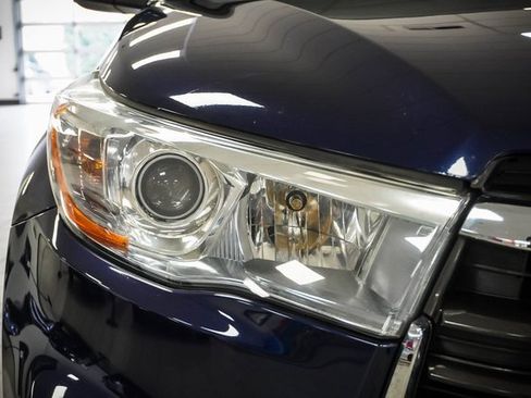 Used 2016 Toyota Highlander XLE image 26