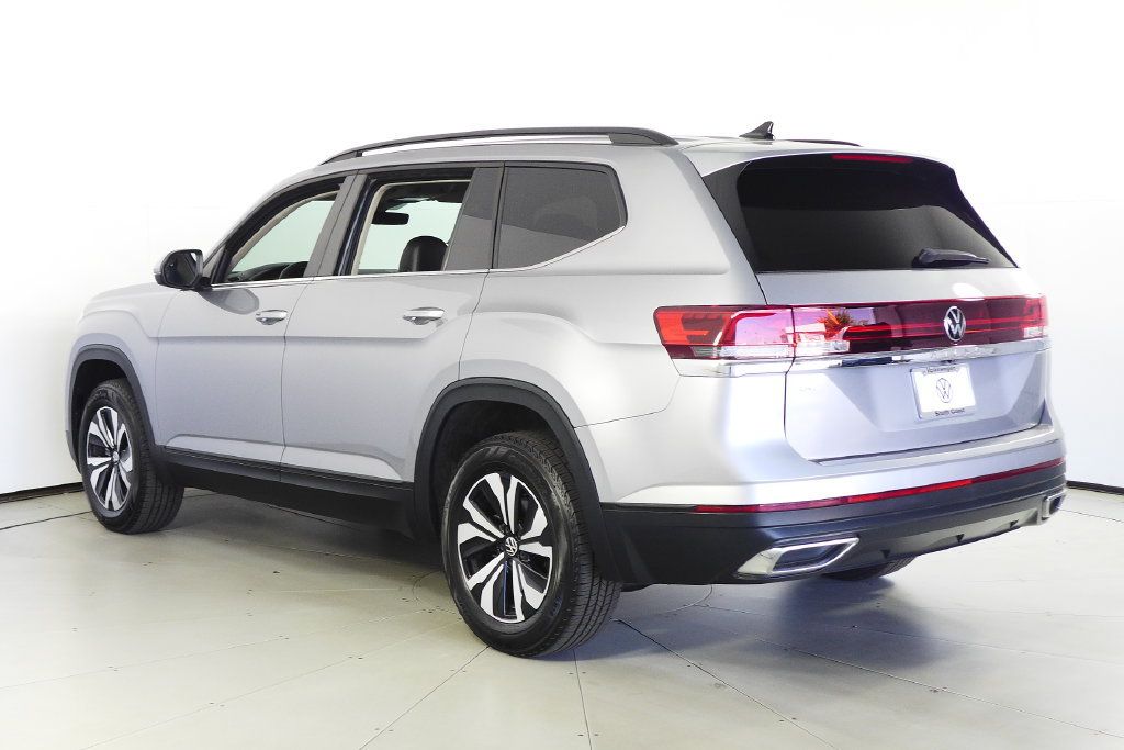 Used 2024 Volkswagen Atlas SE FWD image 9