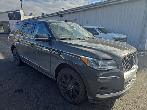 Used 2022 Lincoln Navigator L Black Label image 3
