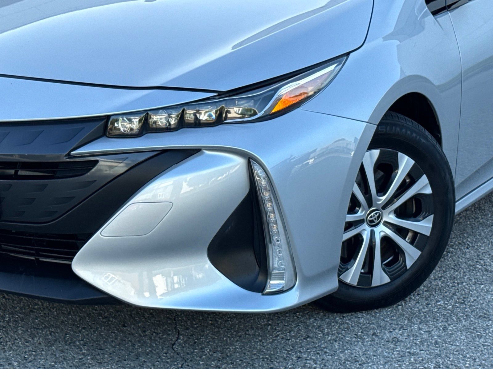 Used 2020 Toyota Prius Prime XLE FWD image 3