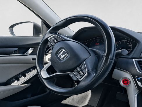 Used 2018 Honda Accord Touring image 25