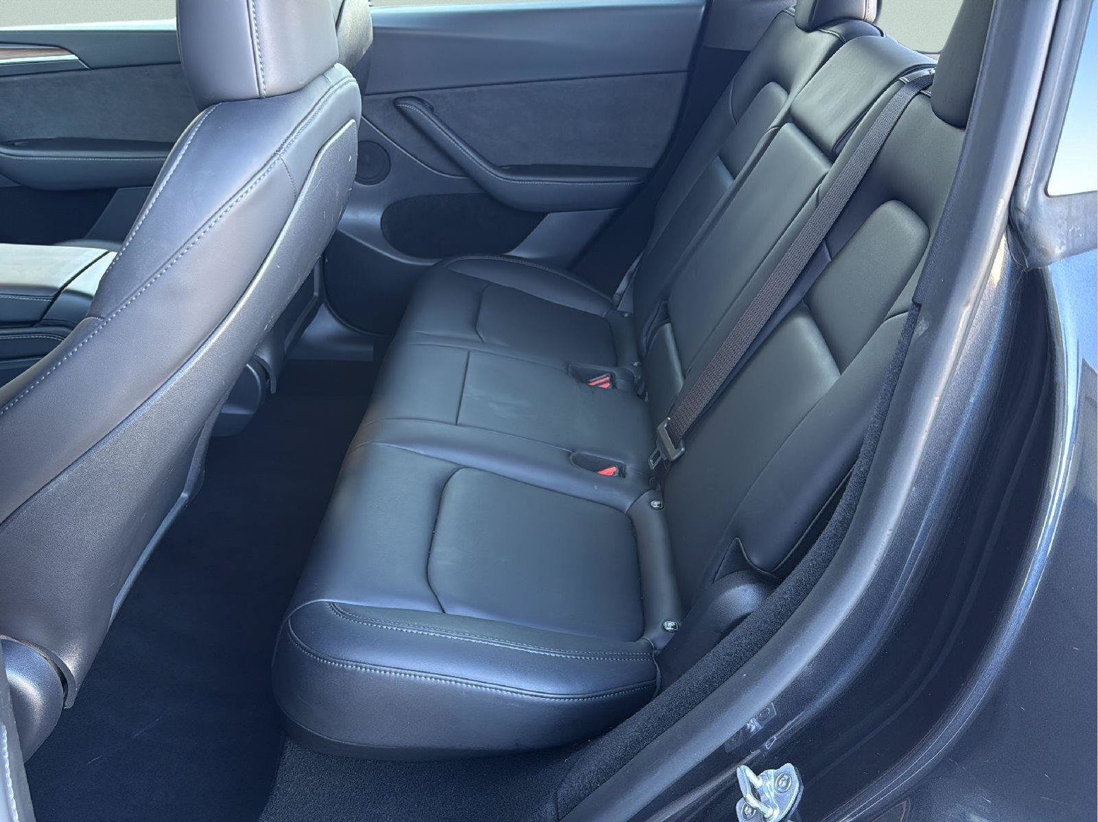 Used 2024 Tesla Model Y Long Range AWD/4WD image 19