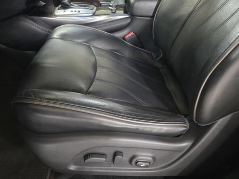 Used 2013 INFINITI JX35 Base w/ Premium Pkg image 26