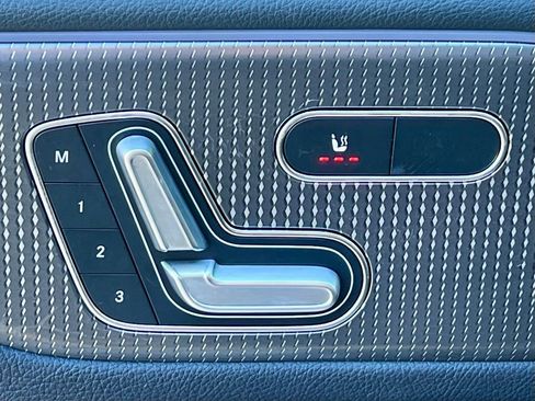 Certified 2021 Mercedes-Benz GLB 250 4MATIC image 31