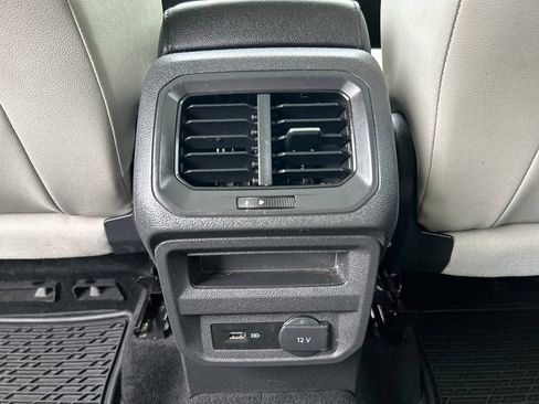 Used 2019 Volkswagen Tiguan SE w/ Panoramic Sunroof Package AWD/4WD image 17