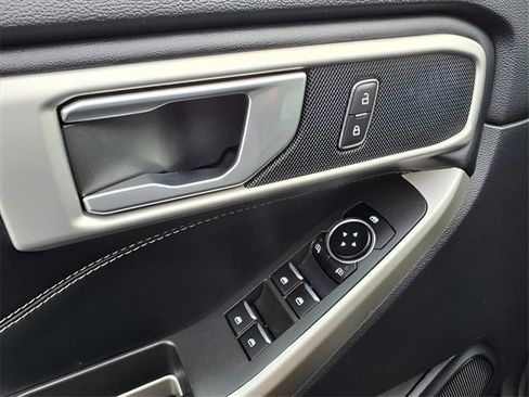 Used 2023 Ford Explorer XLT w/ Equipment Group 202A image 18